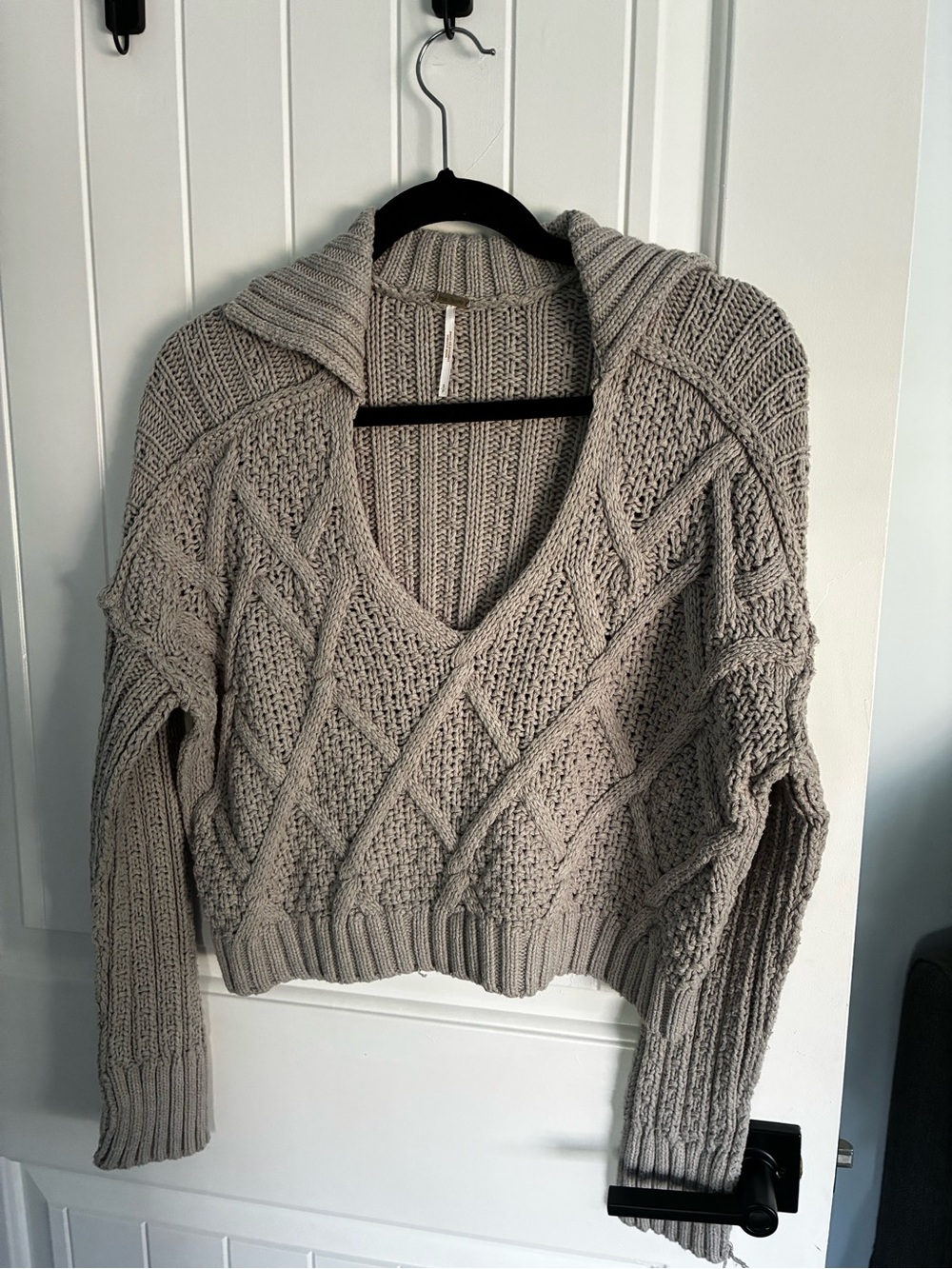 Free People Cozy V-Neck Cable Knit Crop Sweater - Gray
